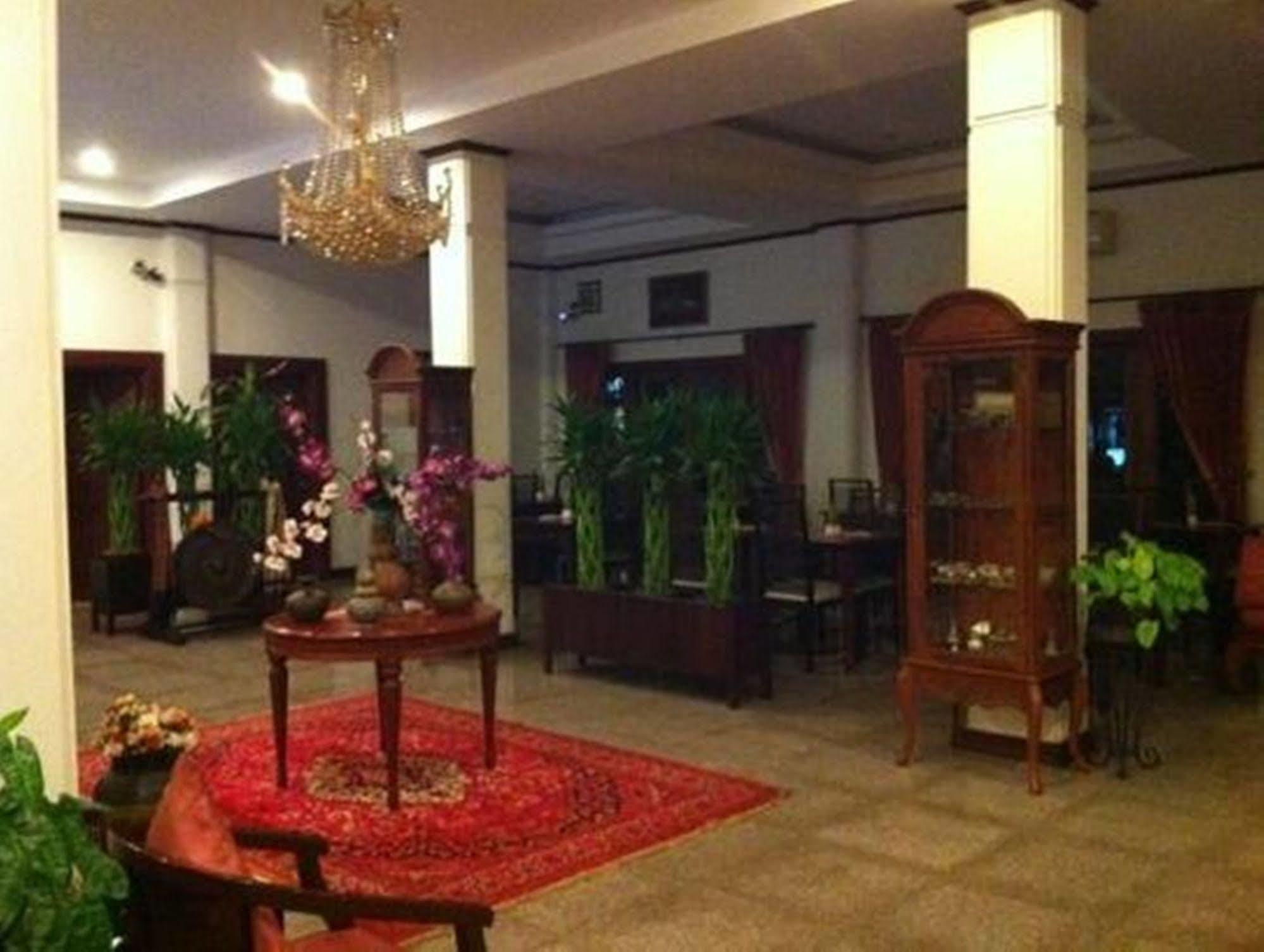 Vayakorn Inn Vientiane Exteriör bild