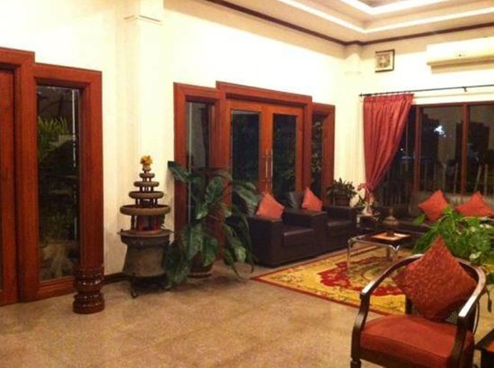 Vayakorn Inn Vientiane Exteriör bild