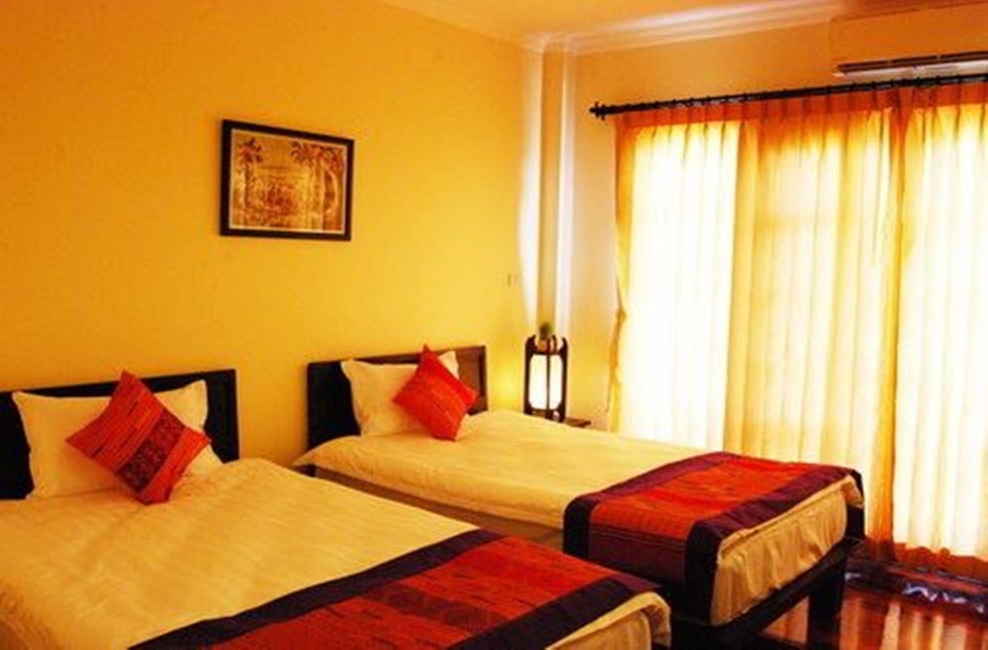 Vayakorn Inn Vientiane Exteriör bild